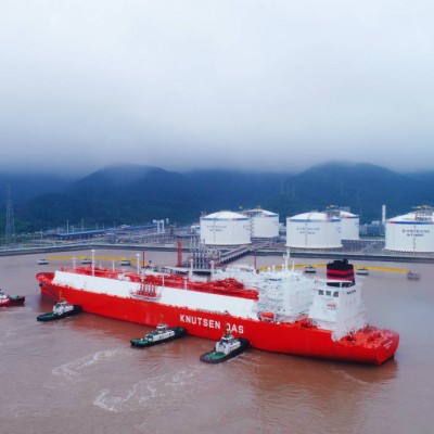 -196℃ to 80℃ Jettyless LNG Transfer Cryogenic Floating Composite Hose Systems -196℃ to 80℃ Jettyless LNG Transfer Cryogenic Floating Composite Hose Systems